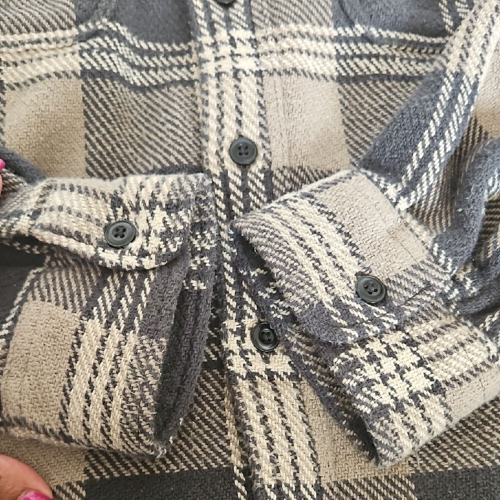 American Eagle Outfitters Black and Tan Plaid Shirt - Picture 14 of 16
